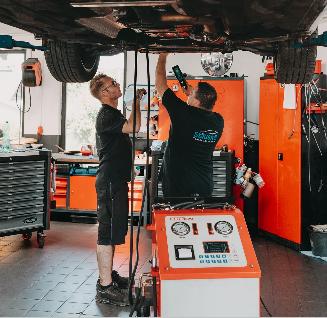 Getriebespülung in der Werkstatt