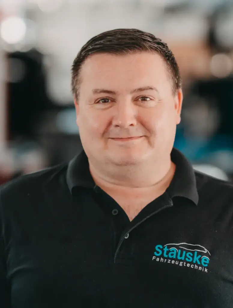 Stefan, Kfz-Mechatroniker der Stauske Fahrzeugtechnik
